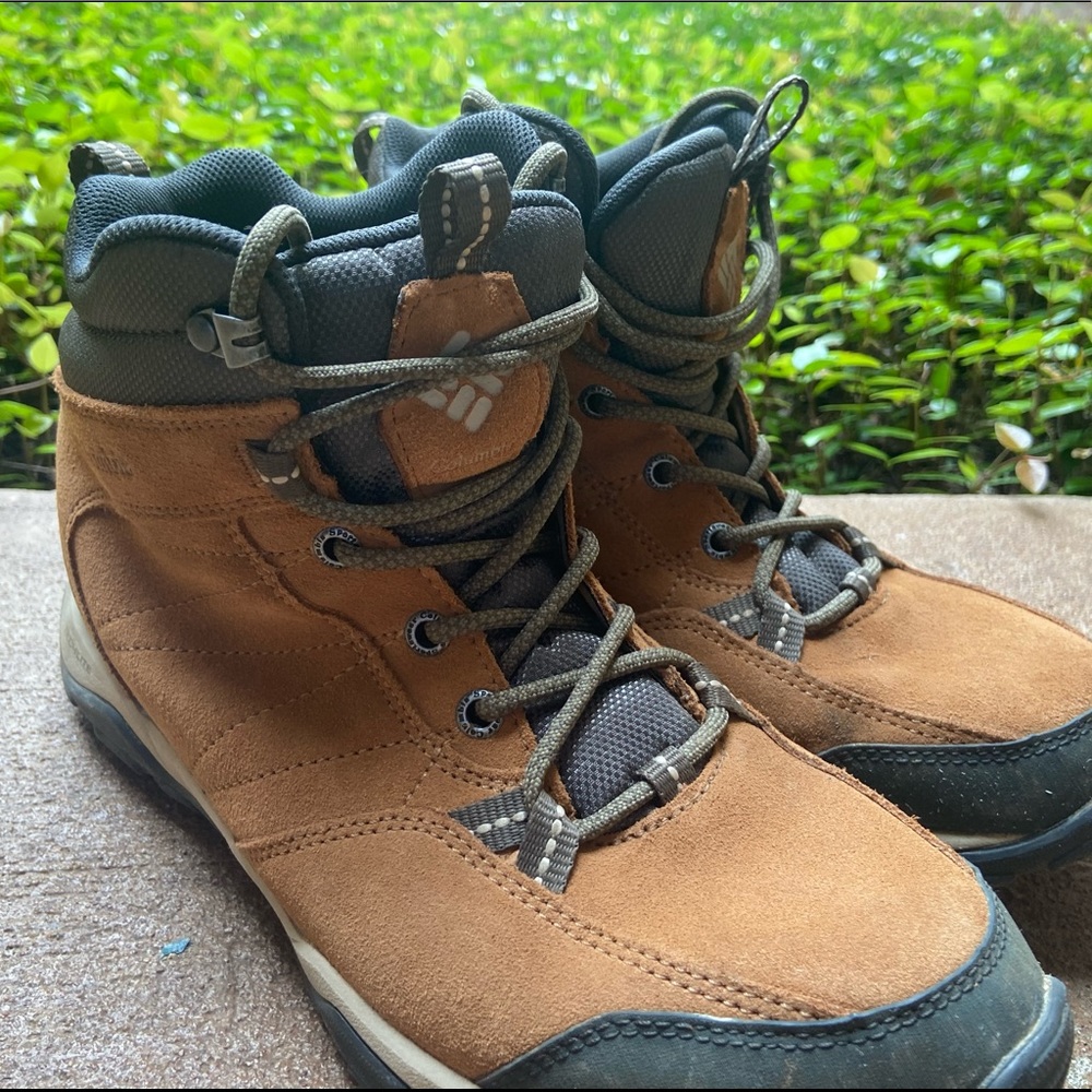 Columbia Women’s Hiking Boots